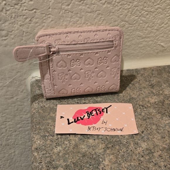 Betsey Johnson Blush Heart Wallet Nwt - Picture 2 of 3